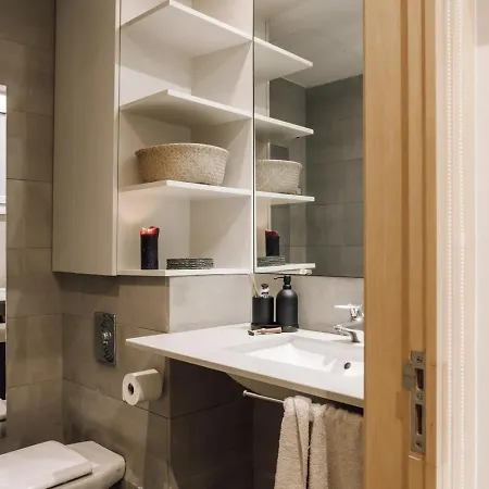 Moumour - 2 Bedrooms In Eixample Dreta