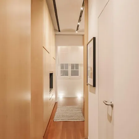 Apartment Moumour - 2 Bedrooms In Eixample Dreta *