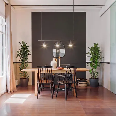 Daire Moumour - 2 Bedrooms In Eixample Dreta Barselona